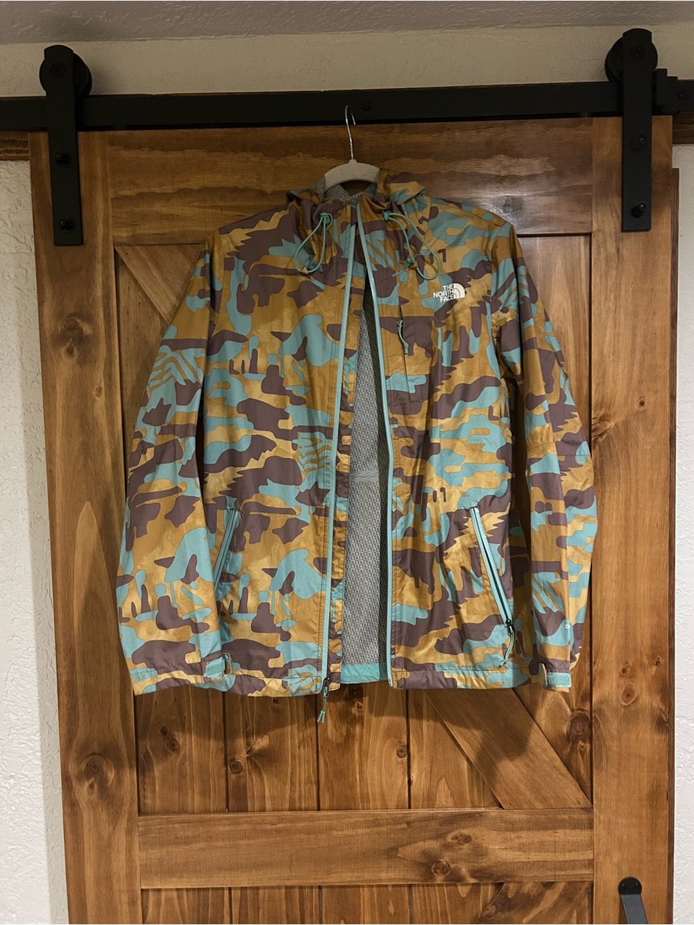 The North Face Women’s Camo Rain Jacket - Brown/Tan/Blue